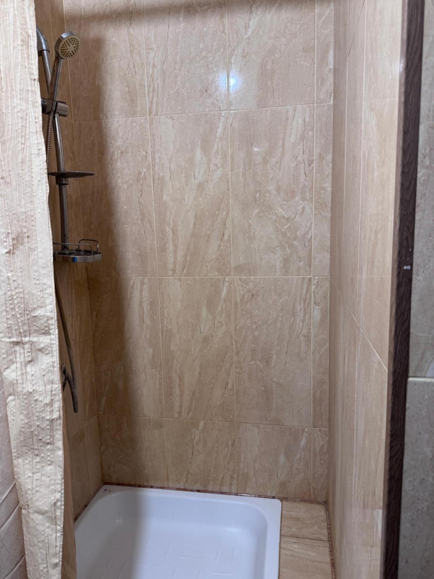 Отель Біля Озера Mukacheve Ngoại thất bức ảnh