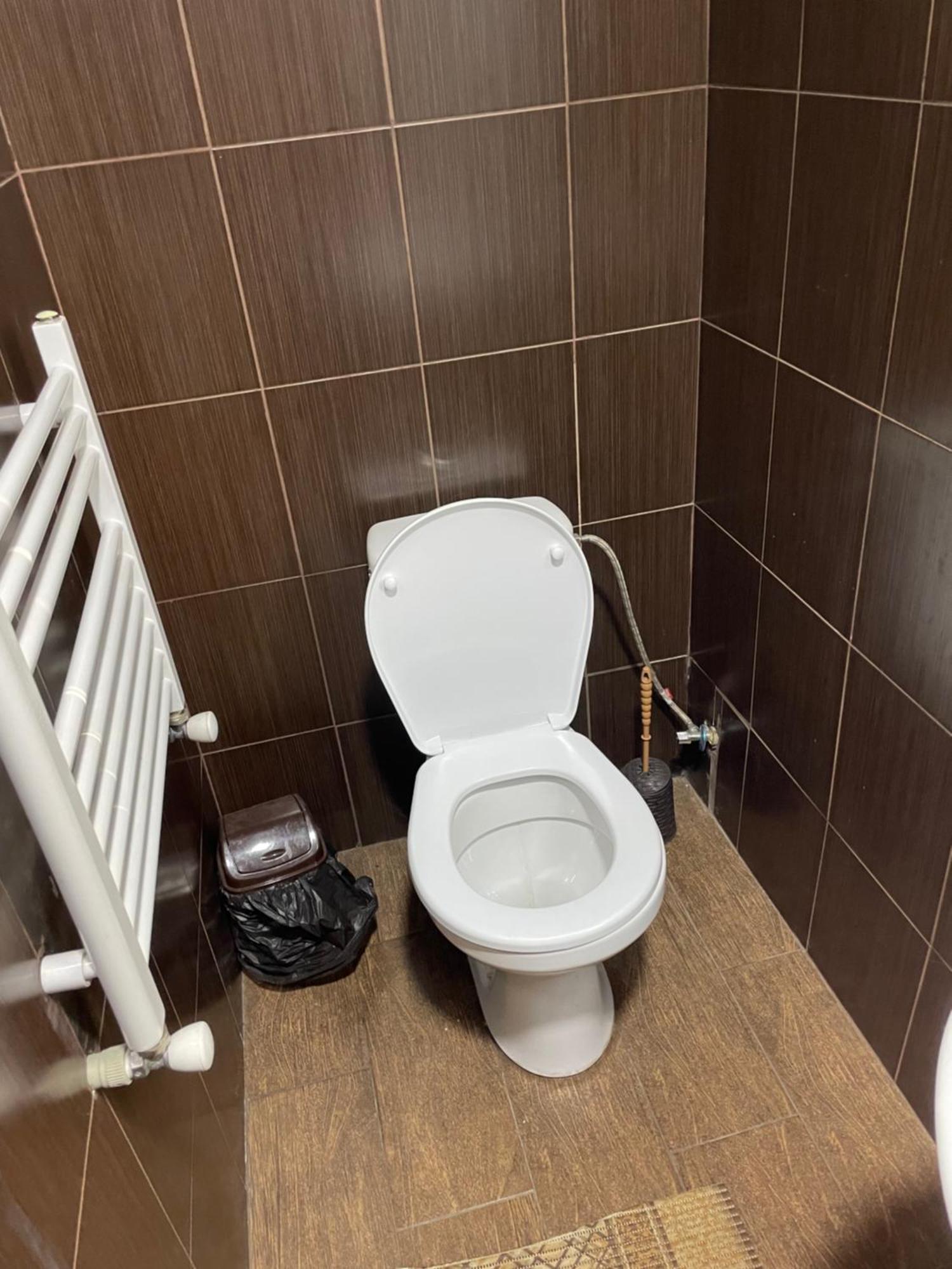 Отель Біля Озера Mukacheve Ngoại thất bức ảnh