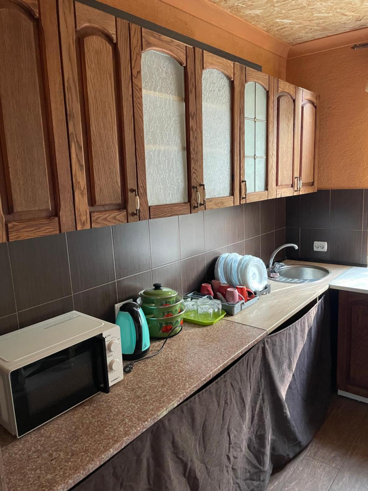 Отель Біля Озера Mukacheve Ngoại thất bức ảnh
